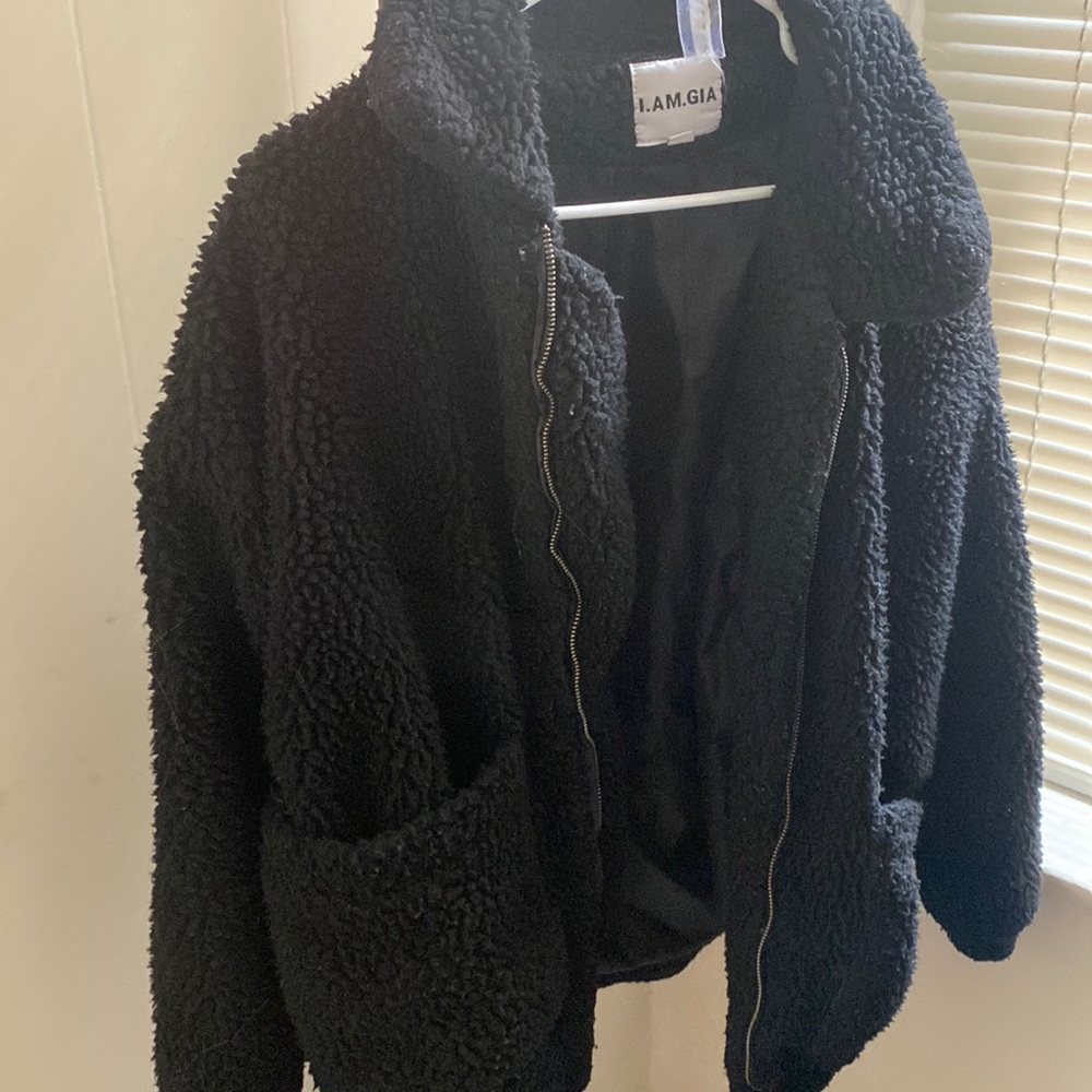 I am gia black coat